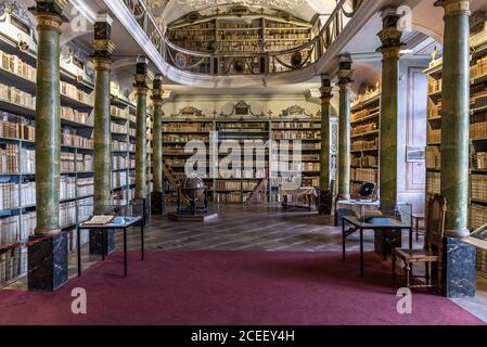 Eine alte Bibliothek in einem Kloster Stockfoto