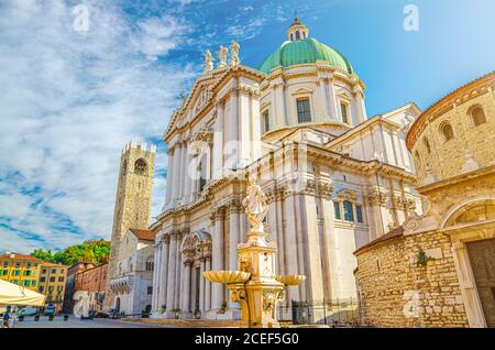 Kathedrale Santa Maria Assunta, Duomo Nuovo und Duomo Vecchio La Rotonda, Neue und Alte Kathedrale römisch-katholische Kirche, Piazza Paolo VI Platz, Brescia Stadtzentrum historischen Zentrum, Lombardei, Norditalien Stockfoto