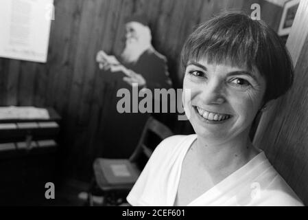 Lesley Brown, Dictionaries Editor bei der Oxford University Press, Walton Street, Oxford. 13. August 1993. Foto: Neil Turner Stockfoto