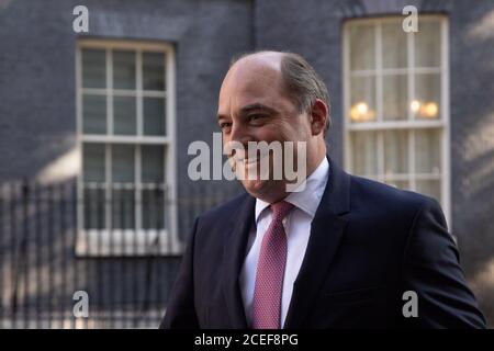 London, Großbritannien. September 2020. Der britische Verteidigungsminister Ben Wallace kommt am 1. September 2020 zu einer Kabinettssitzung nach London, Großbritannien. Quelle: Tim Ireland/Xinhua/Alamy Live News Stockfoto