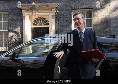 London, Großbritannien. September 2020. Der britische Unterhausführer Jacob Rees-Mogg kommt am 1. September 2020 zu einer Kabinettssitzung nach London, Großbritannien. Quelle: Tim Ireland/Xinhua/Alamy Live News Stockfoto