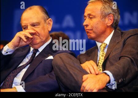 Alain Merieux und Raymond Barre nehmen an einem Treffen von Jacques Chirac in Lyon, Frankreich, Teil Stockfoto