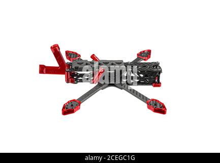 Carbon-Rahmen für FPV Racing Drohne Isolate auf weißem Hintergrund. Montage des Quadcopters. Stockfoto