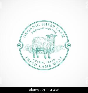 Sheep Farm Gerahmte Retro Abzeichen oder Logo Vorlage. Handgezeichnete Schaf- und Bauernhoflandschaft Skizze mit Retro Typografie. Vintage Sketch Emblem. Stock Vektor