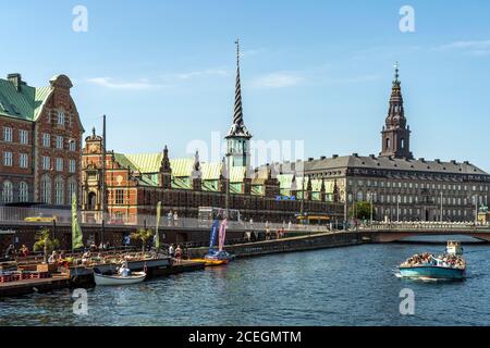 Die ehemalige Börse Børsen am Holmens Kanal in Kopenhagen, Dänemark, Børsen Stockfoto