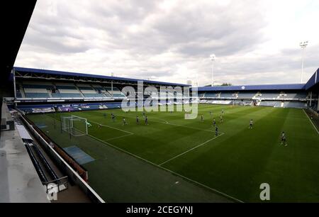 Allgemeiner Blick auf die Action während des Spiels der EFL Trophy, Southern Group G im Kiyan Prince Foundation Stadium, London. Stockfoto