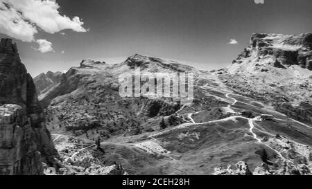 Luftpanorama Berglandschaftslandschaft von Five Towers Peaks. Cinque Torri, Dolomiten, Italien Stockfoto