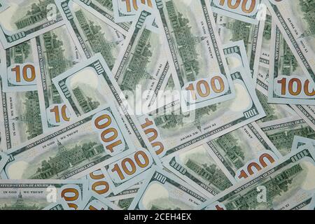 Hintergrund der 100-Dollar-Scheine. Große Fläche mit US-Bargeld bedeckt. Stockfoto
