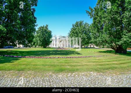 Historischer Palast in der Stadt Walewice, Polen. Stockfoto