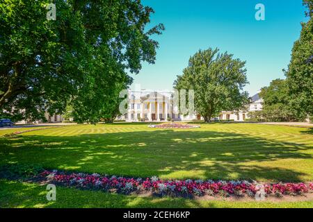 Historischer Palast in der Stadt Walewice, Polen. Stockfoto