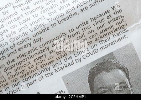 Die jüngsten Nachrufe in der Austin American-Statesman Zeitung zeigen COVID-19 und die Pandemie als primäre Todesursache für ihre Lieben. Am 1. September 2020 gab es in Texas 12,779 von 633,000 landesweit in Texas verendeten Fällen. Stockfoto