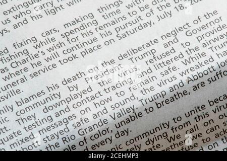 Die jüngsten Nachrufe in der Austin American-Statesman Zeitung zeigen COVID-19 und die Pandemie als primäre Todesursache für ihre Lieben. Am 1. September 2020 gab es in Texas 12,779 von 633,000 landesweit in Texas verendeten Fällen. Stockfoto
