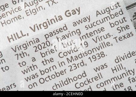 Die jüngsten Nachrufe in der Austin American-Statesman Zeitung zeigen COVID-19 und die Pandemie als primäre Todesursache für ihre Lieben. Am 1. September 2020 gab es in Texas 12,779 von 633,000 landesweit in Texas verendeten Fällen. Stockfoto