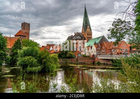 Der Wasserturm, Ilmenau, Ratsmühle, St.Johanniskirche, Innenstadt, Altstadt von Lüneburg, Niedersachsen, Deutschland Stockfoto