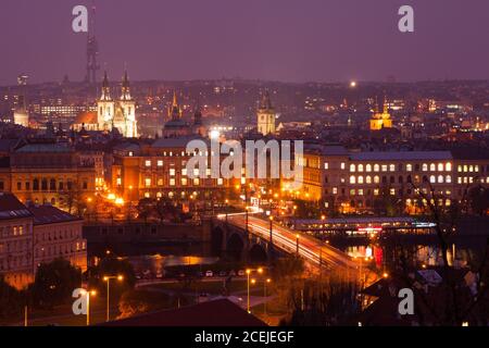 Weihnachten in Altstädter Ring tschechisch: Staromestske namesti Prague, Tschechische Republik Stockfoto