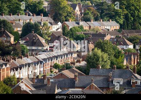 Luftaufnahme auf viktorianischen Reihenhäuser in Basingstoke, Großbritannien. Thema - Mietmarkt, Wohnungsmarkt, UK Hauspreise, Vermieter, Vermietung, Vermietung Stockfoto