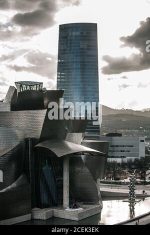 BILBAO, SPANIEN, - 16. MÄRZ 2018: Außenansicht des Guggenheim Museums Stockfoto