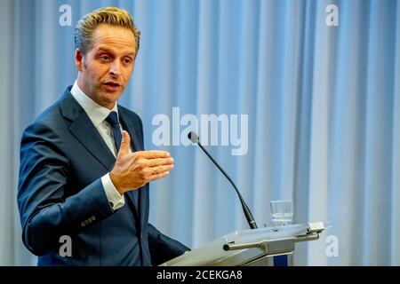 Minister Hugo de Jonge (Gesundheit, Wohlfahrt und Sport) bei einer Pressekonferenz zur aktuellen Lage des Coronavirus in Den Haag. Stockfoto