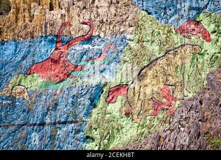 Detail des Wandbildes der Vorgeschichte, ein riesiges Gemälde in den Klippen des Viñales-Tals in Kuba Stockfoto