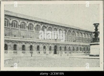 . Kunst in Frankreich. FK;. BALTAKI). INTERIOROF DIE KIRCHE VON SAINI-ALGLSTI.N. 381 AF^T IN FRANKREICH. yi). – l.ABKiUM 1 . lilBl.liil llKc.H 1.S.IMIi-GENE lfcE, PARIS. Zu einem allgemeinen städtischen Effekt. Kirchen wie Saint-Pierre in Montrouge und Saint Augustin, Paläste wie der Trocadero. The Grand Palais und der Petit Palais der Champs Elvsees (Abb. 804, 805), Gebäude likeThe Opera House. 801 Sind hauptsächlich für ihre Fähigkeit zum Plan der Alleen und der Konfiguration des Bodens ad-mirable. Der Palast von Longchamp (Feige. 807) undNotre Dame-de-la-Grande in Marseille, Notre Dame de Fourvie Stockfoto