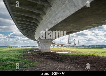 01.09.2020 die Mersey Gateway Bridge ist eine mautpflichtige Brücke zwischen Runcorn und Widnes in Cheshire, England, die den Fluss Mersey und das Manchester überspannt Stockfoto