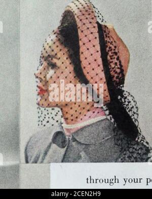 . Das Ladies' Home Journal. Gerade in Zeiten des Wandels ist die kleine, gut zusammenpassende Garderobe oft die erfolgreichste. Ein Anzug, ein Kleid und ein Mantel nehmen immer noch fast jede Frau fast überall hin – so dass eine angenehme Balance aus Zeit und Geld für die Verbindungsglieder bleibt: Der Hut, der reizt, der Blouse  LW AT  , der sich ändert, die persönliche Nadel, die frische Blume, das Stück Band, das den Unterschied macht. 1. DER ANZUG in einem leichten Heidekraut Tweed. Mit dreiweichen Farben in der Webart, ist es eine positive Inspiration für Farbwechsel. Stellen Sie sich seine Blusen vor: Rosa oder blaue chambray, weiße Kreppe oder Leinen, Stockfoto