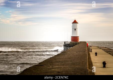 Berwick Pier und Leuchtturm Stockfoto