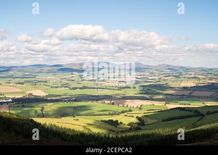 Die Cheviot Hills und der Fluss Coquet Valley von Simonside, Rothbury, Northumberland, England, Großbritannien aus gesehen Stockfoto