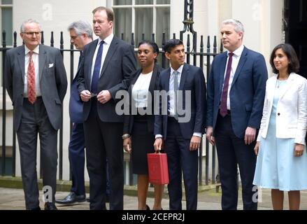 Lord Theodore Agnew (Staatsminister im Kabinettsbüro und Schatzamt Ihrer Majestät) Jesse Norman MP (Finanzsekretär im Finanzministerium) Kemi-Ba Stockfoto