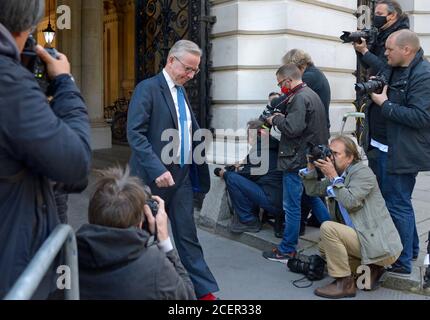 Michael Gove MP (Minister für das Kabinettbüro, Kanzler des Herzogtums Lancaster) verlässt am 1. September 2020 eine Kabinettssitzung in der Downing Street Stockfoto