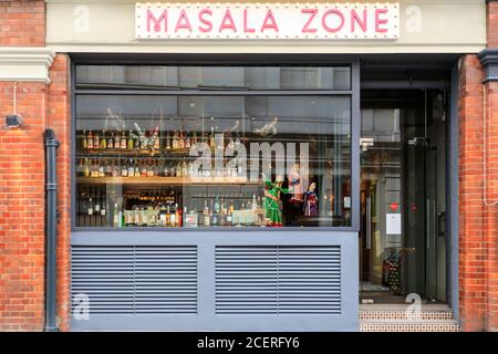 Masala Zone, indische Restaurantkette und Curry House, Außenfassade, Floral Street, Covent Garden, London, England, Großbritannien Stockfoto