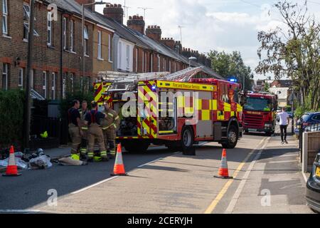 Brentwood Essex 2. September 2020 Essex Feuer- und Rettungsgerät Besuchen Sie ein Hausbrand in Brentwood Essex Kredit: Ian Davidson/Alamy Live News Stockfoto