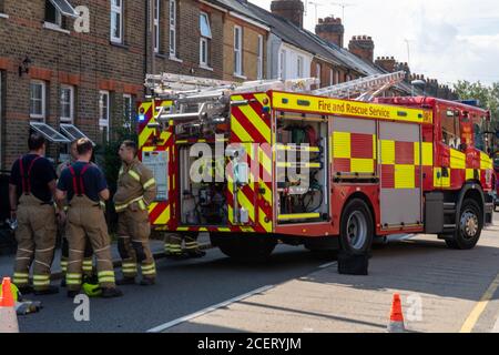 Brentwood Essex 2. September 2020 Essex Feuer- und Rettungsgerät Besuchen Sie ein Hausbrand in Brentwood Essex Kredit: Ian Davidson/Alamy Live News Stockfoto