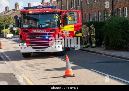 Brentwood Essex 2. September 2020 Essex Feuer- und Rettungsgerät Besuchen Sie ein Hausbrand in Brentwood Essex Kredit: Ian Davidson/Alamy Live News Stockfoto