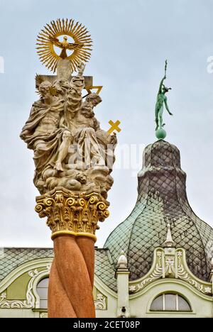 Dreifaltigkeitssäule am Rynek (Marktplatz) in Świdnica, Region Niederschlesien, Polen Stockfoto