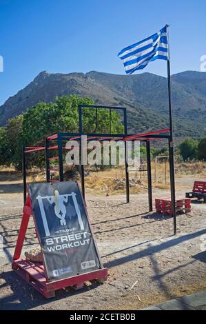 Ein Fitnessraum im Freien auf der griechischen Insel Tilos Stockfoto