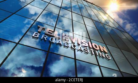 Fernsehübertragungsschild auf Glasgebäude. Fernsehübertragung, Nachrichtenmedien und Telekommunikationskonzept in 3D Rendering Illustration. Gespiegelter Himmel und Stockfoto