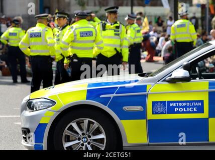 London, Großbritannien. Metropolitan Police Officers at an Extinction Rebellion Protest in Central London während der COVID Pandemie, 1. September 2020 Stockfoto