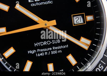 Nahaufnahme und detaillierte Fotos einer Edox Hydrosub Automatik schweizer Taucheruhr Stockfoto