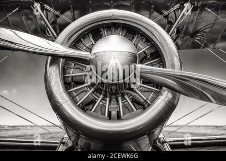 Nahaufnahme eines Propellers eines historischen Flugzeugs Stockfoto