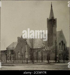 . London, Ontario, Kanada : Ressourcen und Vorteile / vorbereitet von der City Clerk.. LondonChurches ILL DUNDAS CENTERMETHODIST KIRCHE. ERSTE PRESBYTERIANISCHE KIRCHE. London hat 43 Kirchen. Einige sind Modelle von Schönheit und Erhabenheit. Die Kathedrale St. Peters (römisch-katholisch) ist eine der schönsten. St. Pauls Cathedral (Church of England) ist eine der ältesten. Die erste Methodist, St. Andrews Presby-terian, Dundas Center Methodist, und erste Presbyterianer gehören zu den bekanntesten. St. James Presbyterian und Askin StreetMethodist sind neuer. ST. PETER S. KATHEDRALE. DIE BEZIEHUNGEN DER KIRCHE ZUM KAPITAL UND Stockfoto