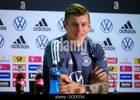 Stuttgart, Deutschland. September 2020. Fußball: Nationalmannschaft, Deutschland, Pressekonferenz. Mittelfeldspieler Toni Kroos spricht auf der DFB-Pressekonferenz, die digital stattfand. Er beantwortete am Donnerstag Fragen zum Eröffnungsspiel der Nationalliga gegen Spanien. Quelle: Markus Gilliar/GES-Sportfoto/Pool/dpa/Alamy Live News Stockfoto