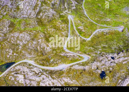 Luftaufnahme des Bealach na Ba Passes auf der Applecross Peninsula in Wester Ross, Schottland, UK Stockfoto
