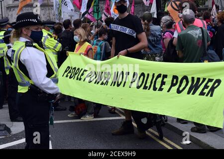 London, Großbritannien. September 2020. Extinction Rebellion Protest auf dem Parliament Square. Kredit: JOHNNY ARMSTEAD/Alamy Live Nachrichten Stockfoto