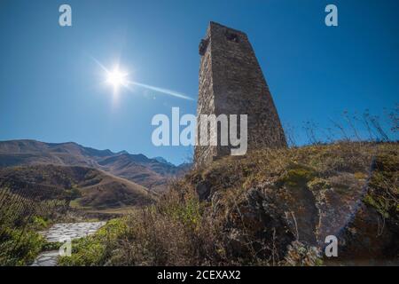 Mittelalterdenkmal in Dargavs Dorf Nordossetien. Russland. Stockfoto