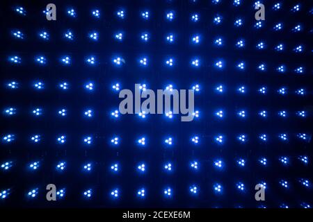 LED-Bildschirm bei einem Konzert in der Nähe. Europa Stockfoto