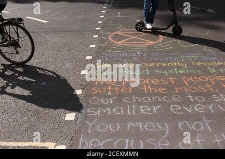 London, Großbritannien. September 2020. Extinction Rebellion Demonstranten versammeln sich vor den Häusern des parlaments für einen zweiten Tag. Frustriert mit der Regierung Stockfoto