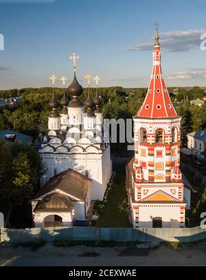 Die antike Stadt Susdal. Blick vom Glockenturm des Ehrwürdigen. Goldring von Russland. Vladimir Region. Stockfoto