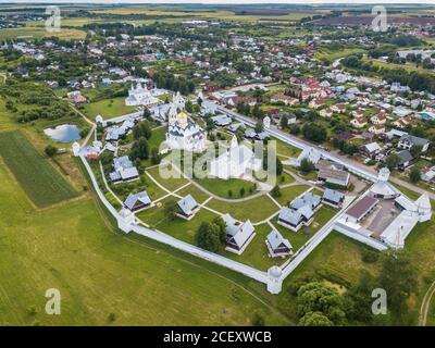 Die antike Stadt Susdal. Blick vom Glockenturm des Ehrwürdigen. Goldring von Russland. Vladimir Region. Stockfoto