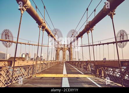 Retro getonten Bild der Brooklyn Bridge, New York City, USA. Stockfoto